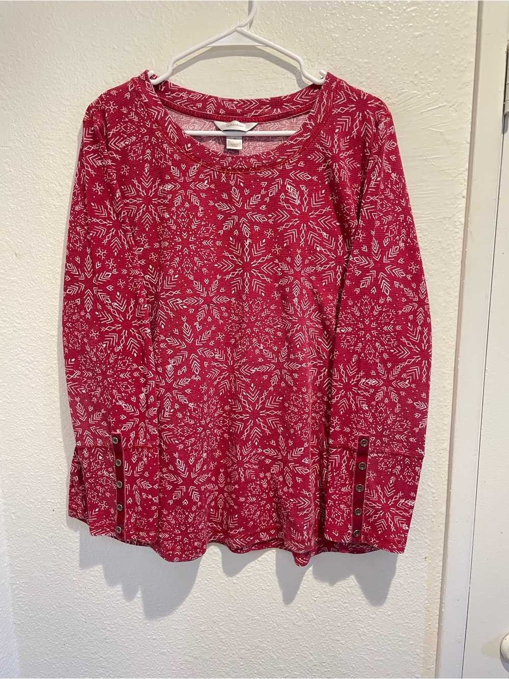 ❤️ cj banks Winter Snowflake Button Cuff Long Sleeve Tee 1X ❄️